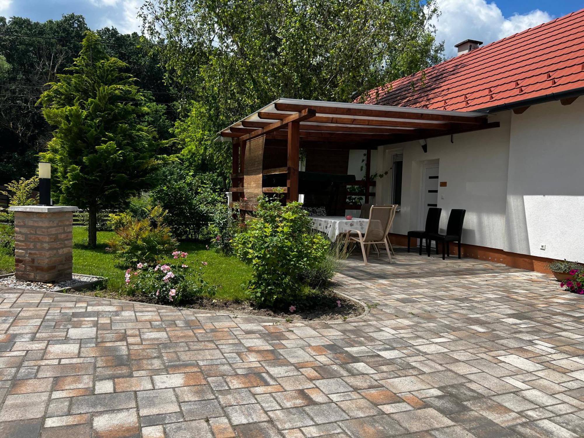 Dreko Panzio & Borbisztro Bed & Breakfast Gyorujbarat Luaran gambar