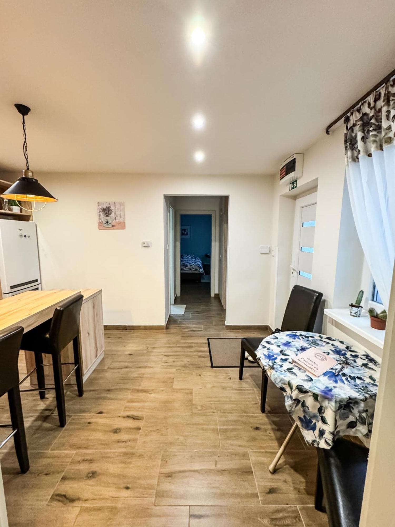 Dreko Panzio & Borbisztro Bed & Breakfast Gyorujbarat Luaran gambar